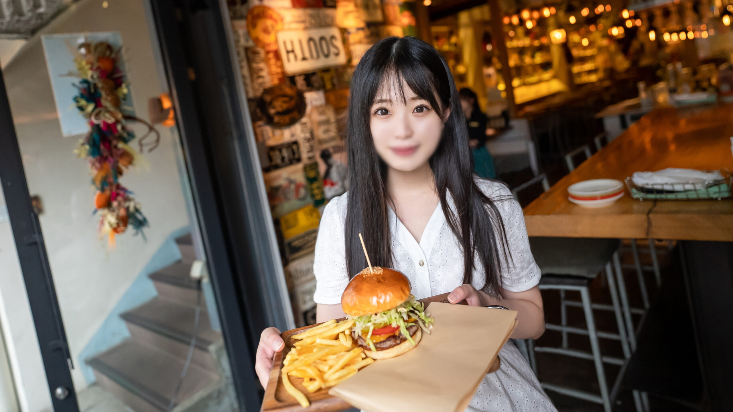 FC2-PPV-3031937 조금 컸던 19살 청순하고 예쁜 피부의 여대생! 새하얀 드레스와 아름다운 바디에 질내사정 얼굴사정