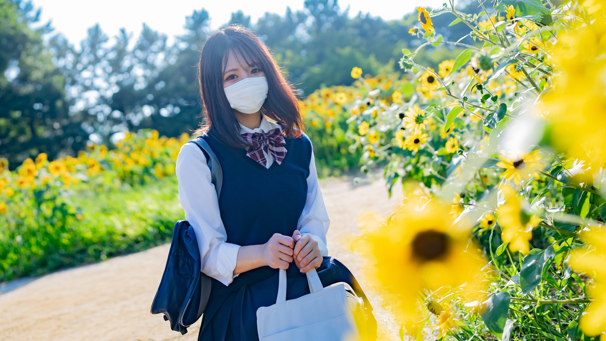 FC2-PPV-3129196 F컵 여대생 손으로 자지를 흔들고 거유를 즐기면서 질내사정