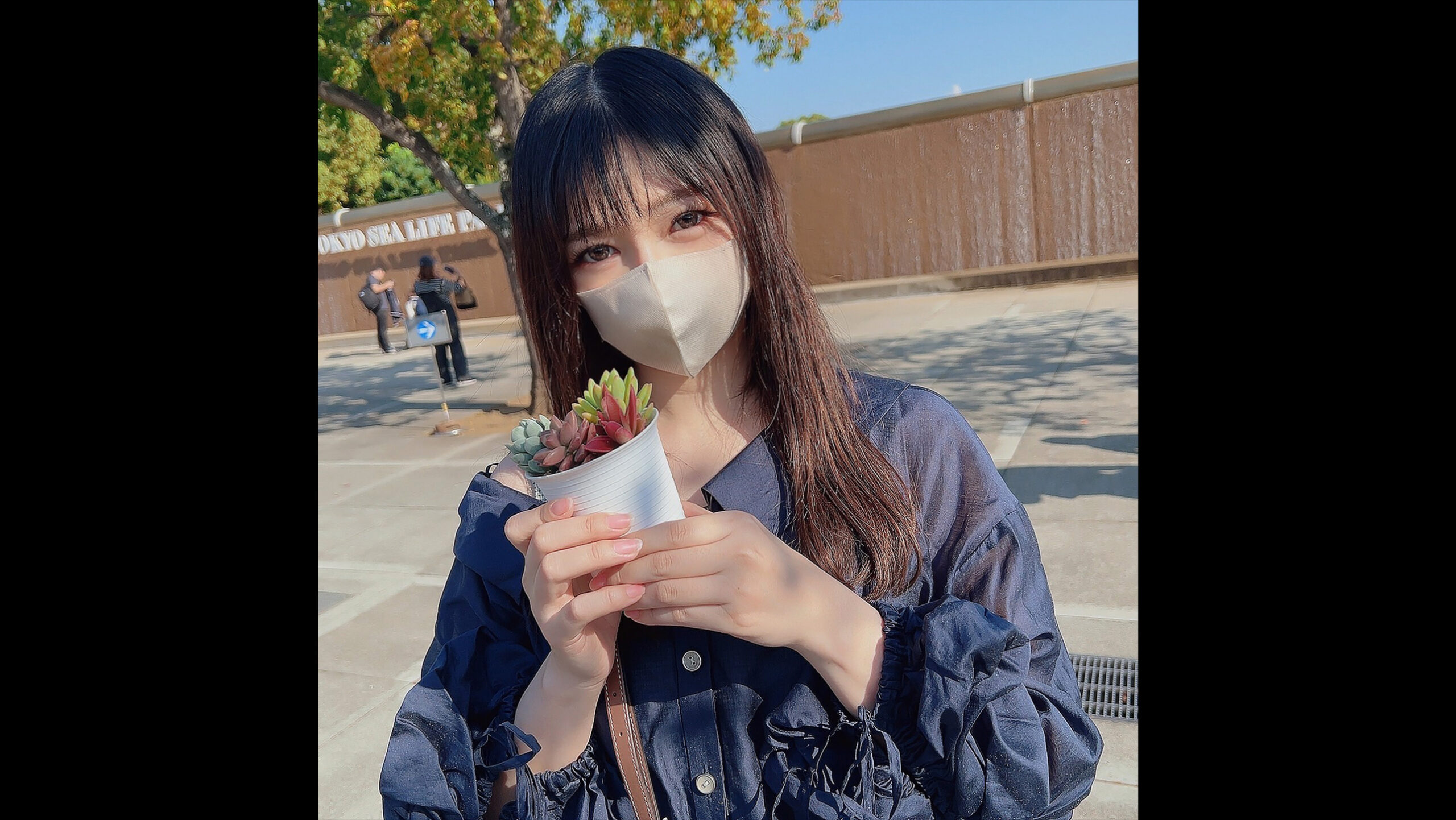 FC2-PPV-4073266 귀엽고 사랑스러운 눈동자로 나를 바라보고 유혹하는 개호 복지사···만화의 끝에 불빛 휘말린 비추한 육체에 연속 질내사정!