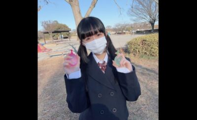 FC2-PPV-4327193 뭐라고? 몇 살? 귀여운 여자의 팬티와 넘치는 보지액이 합리성을 무너뜨리는 듯… 세상 부도덕함을 느끼고 질내사정!